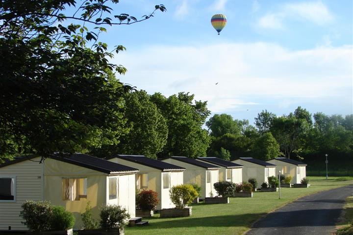 Hébergement-camping-vendome-tithome - Camping Au Cœur de Vendôme