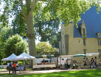 le marché Bio à Vendôme proche du camping *** Au coeur de Vendôme