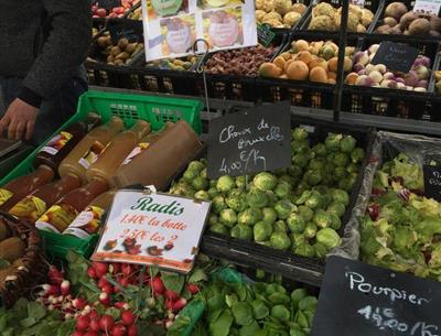 Marché à Vendôme à proximité du camping au coeur de Vendôme trois étoiles