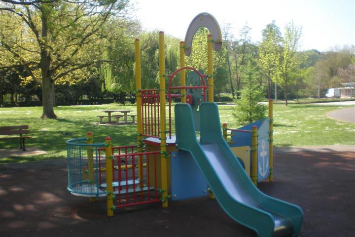 Jeux pour enfants au Camping Au Coeur de Vendôme - Camping Au Cœur de Vendôme