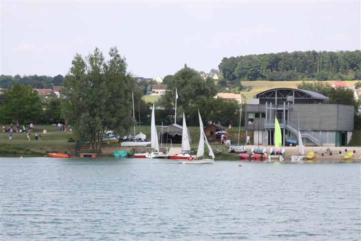 Base de loisirs de Villiers-sur-Loir à proximité du camping au coeur de Vendôme - Camping Au Cœur de Vendôme